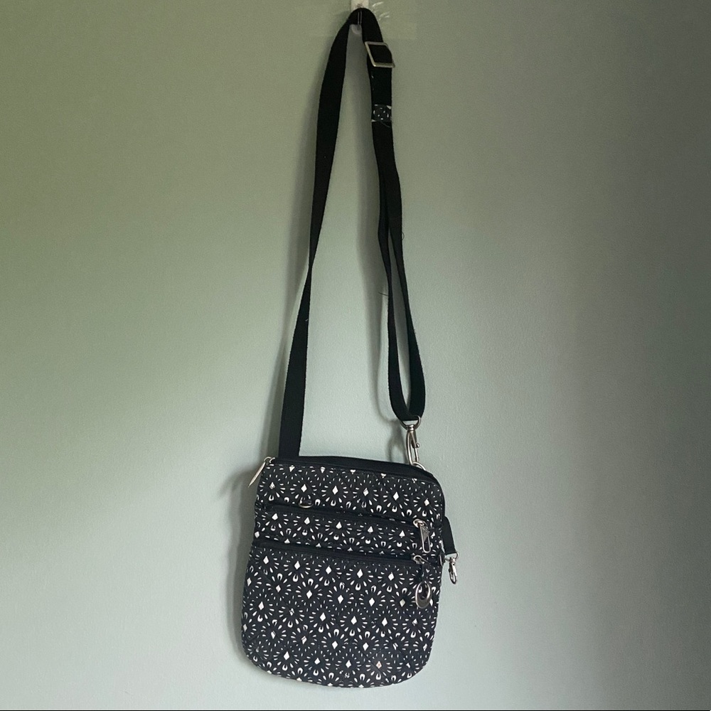 Travelon 3 compartment crossbody bag